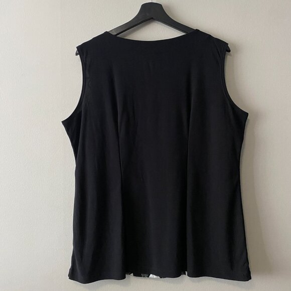 Marallis Collection Black White Geometric Pattern Sleeveless Top - Picture 2 of 8